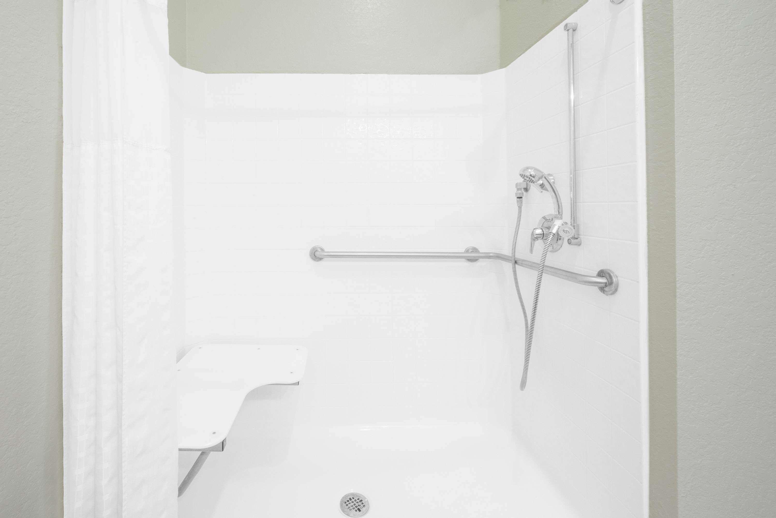Baymont By Wyndham Pearsall Esterno foto